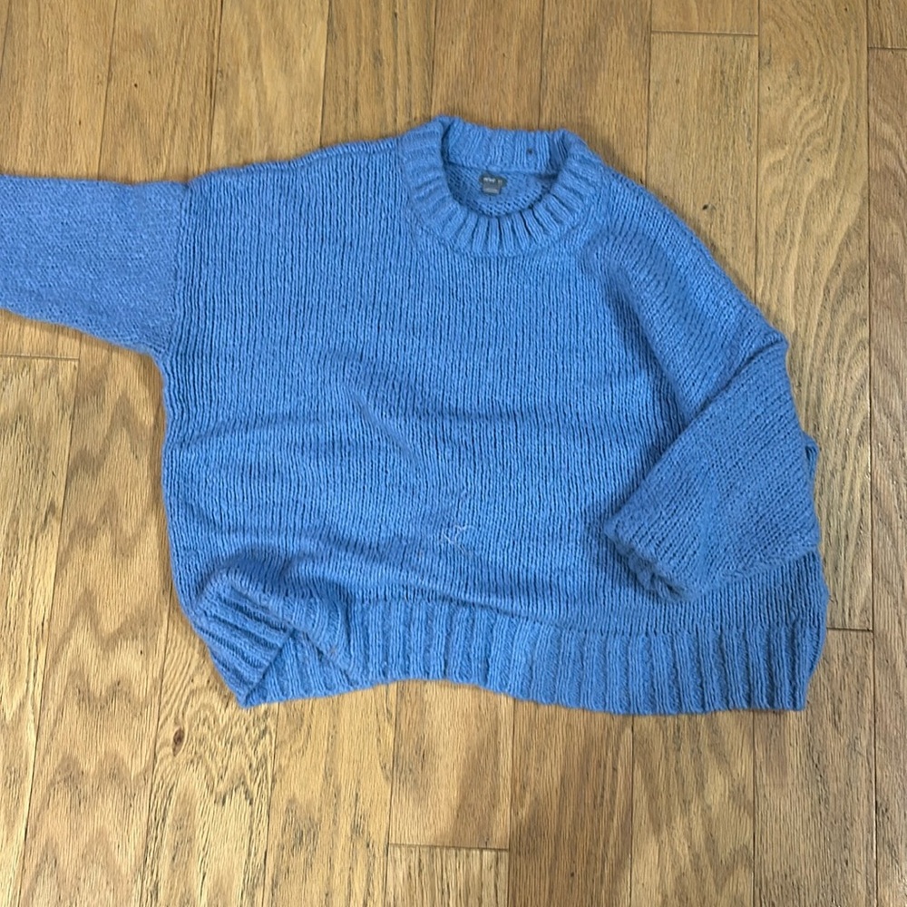 Like new aerie sweater small